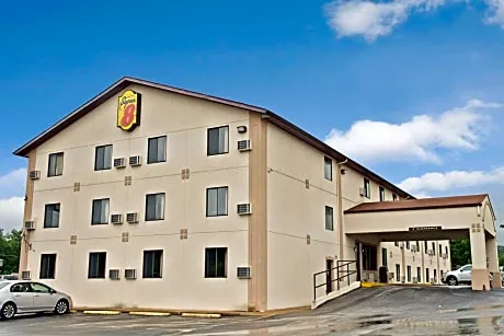 Super 8 by Wyndham Eureka/Six Flags Nearby hotel detail image 2