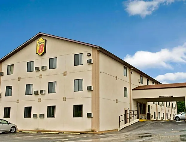 Super 8 by Wyndham Eureka/Six Flags Nearby hotel detail image 3