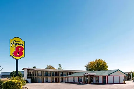 Super 8 by Wyndham Fenton/St. Louis Area hotel hero