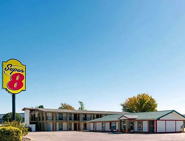 Super 8 by Wyndham Fenton/St. Louis Area hotel detail image 1