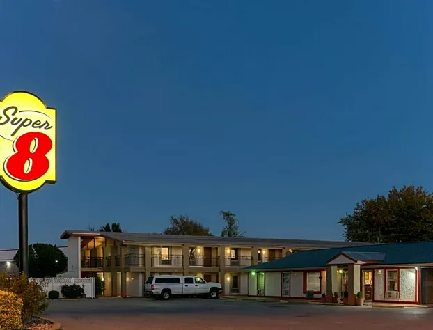 Super 8 by Wyndham Fenton/St. Louis Area hotel detail image 4