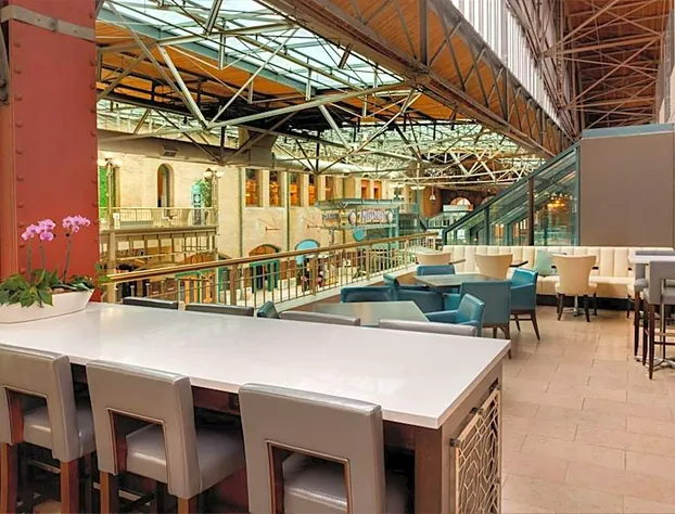 St. Louis Union Station Hotel, Curio Collection by Hilton hotel detail image 3