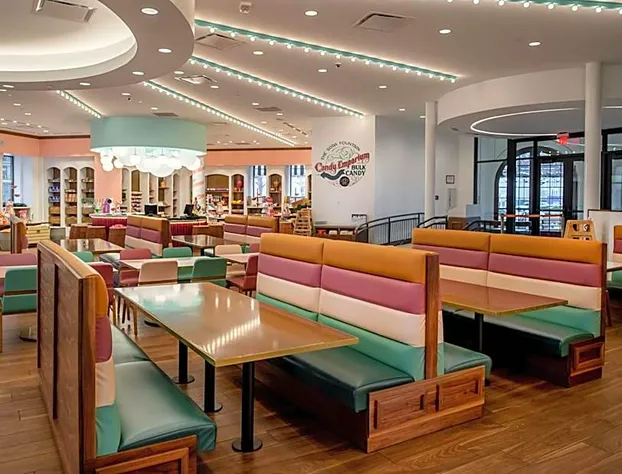 St. Louis Union Station Hotel, Curio Collection by Hilton hotel detail image 3