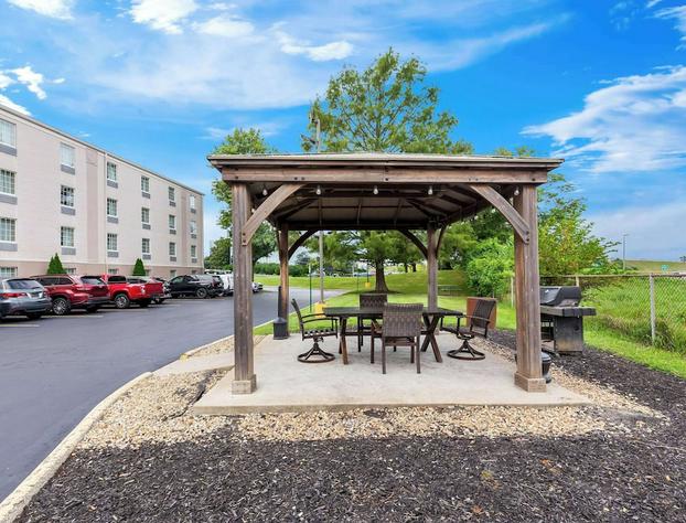 Comfort Inn St. Louis - Westport Event Center hotel detail image 1