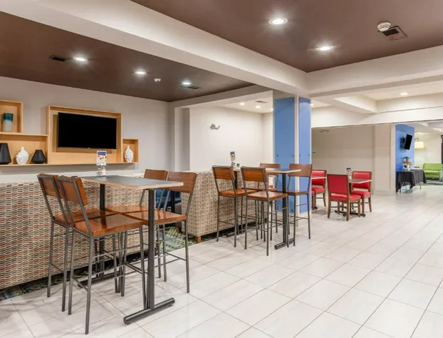 Holiday Inn Express & Suites O'Fallon/Shiloh by IHG hotel detail image 4