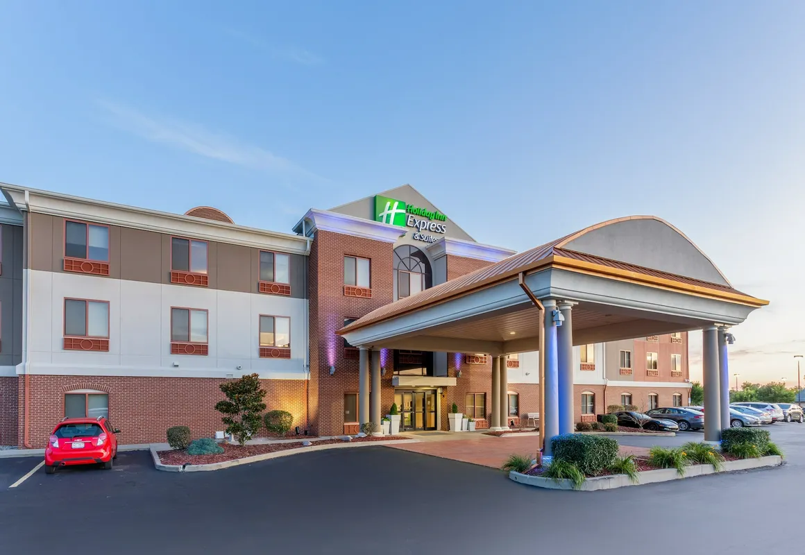 Holiday Inn Express & Suites - O'Fallon /Shiloh by IHG hotel hero