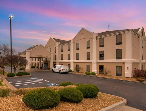 Comfort Inn Near Six Flags St. Louis hotel detail image 1