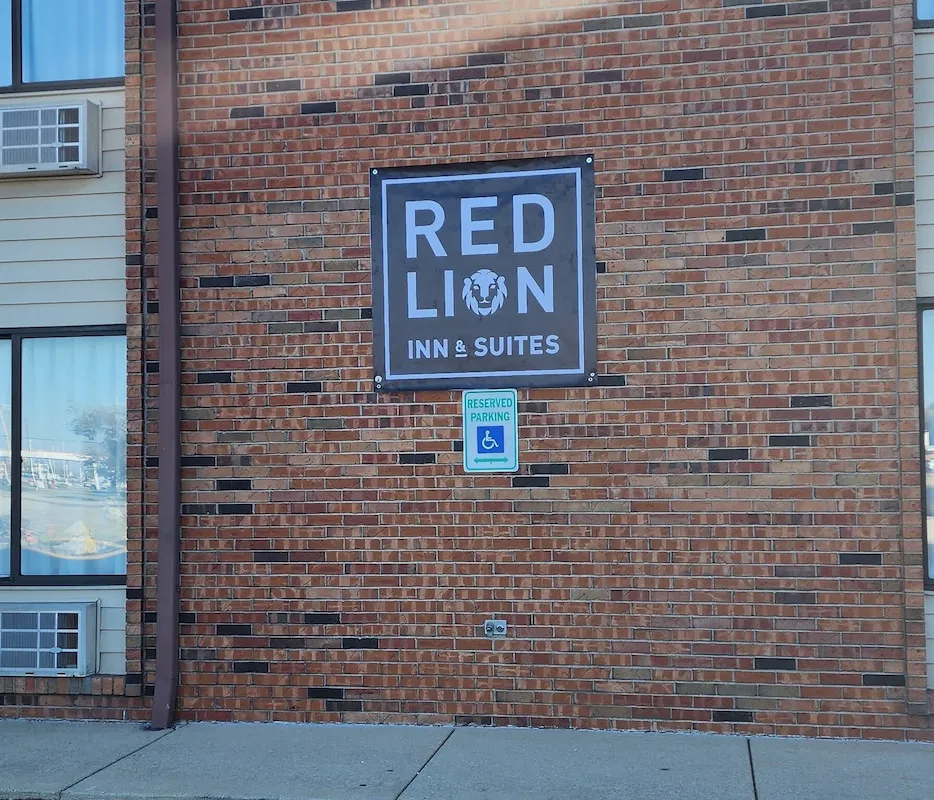 Red Lion Inn & Suites Pontoon Beach hotel hero