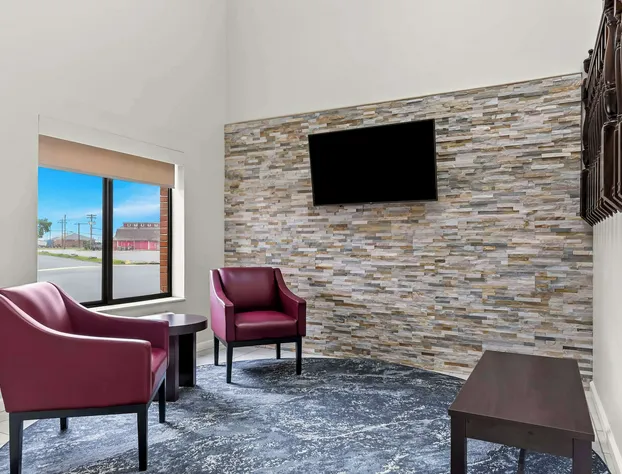 Red Lion Inn & Suites Pontoon Beach hotel detail image 3