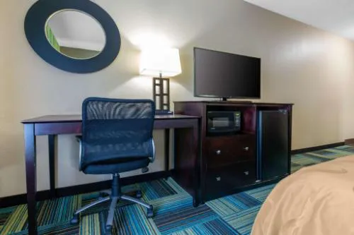Quality Inn & Suites Arnold hotel detail image 2