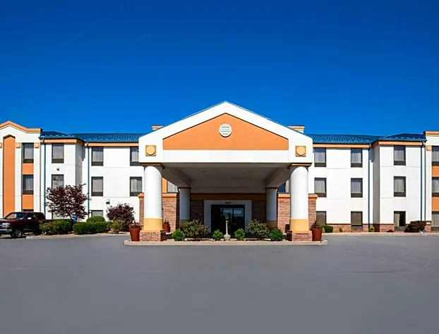 Quality Inn & Suites Arnold hotel detail image 1