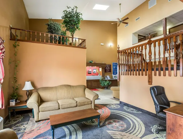 Econo Lodge Inn & Suites Fairview Heights - St. Louis hotel detail image 4