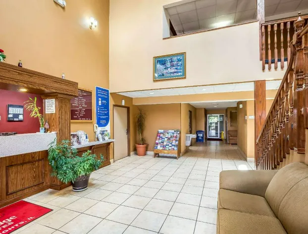 Econo Lodge Inn & Suites Fairview Heights - St. Louis hotel detail image 3