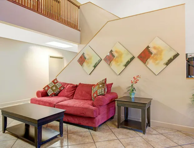 Super 8 by Wyndham St. Louis Airport hotel detail image 3