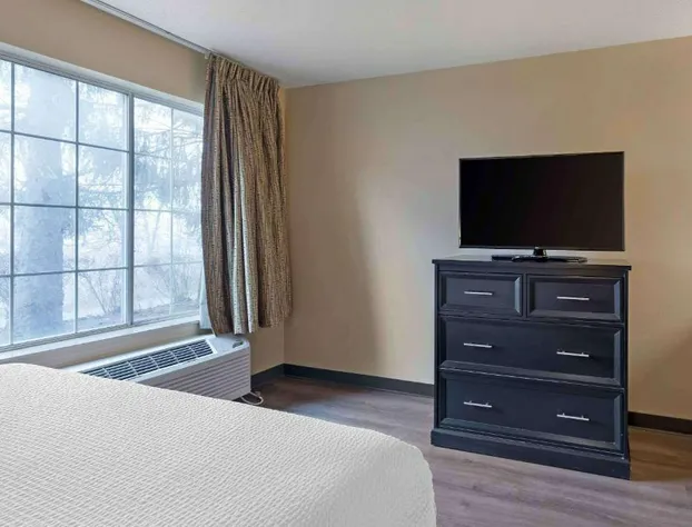 Extended Stay America Select Suites - St. Louis - Airport - Central hotel detail image 3
