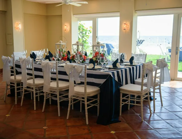 Edgewater Beach Hotel hotel detail image 4