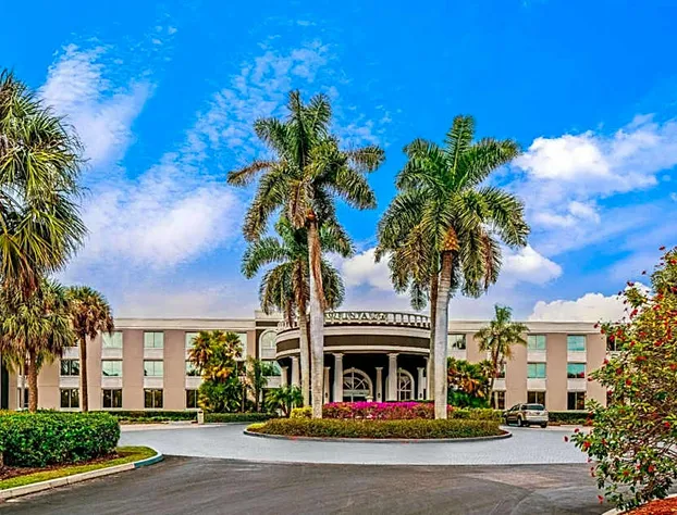 La Quinta Inn & Suites by Wyndham Naples Downtown hotel detail image 2