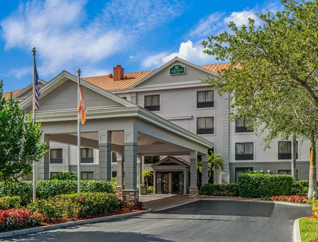 La Quinta Inn & Suites by Wyndham Bonita Springs Naples N. hotel detail image 1