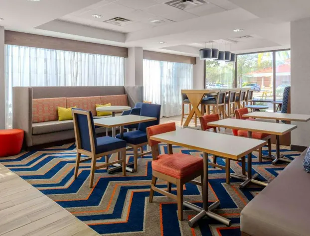 Hampton Inn Sarasota - I-75 Bee Ridge hotel detail image 3