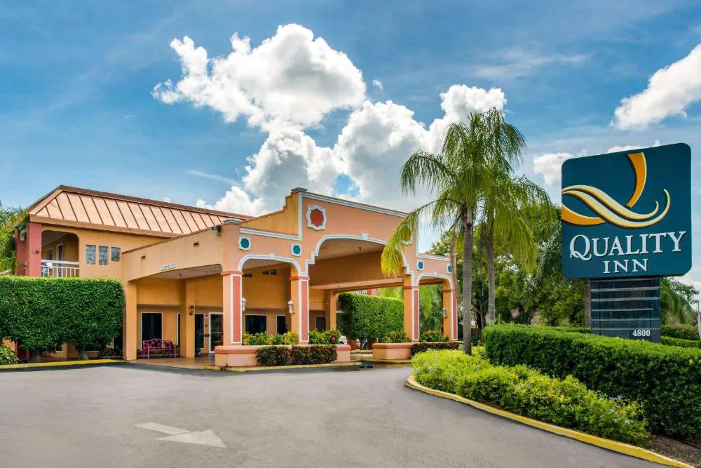 Quality Inn Sarasota North Near Lido Key Beach hotel hero