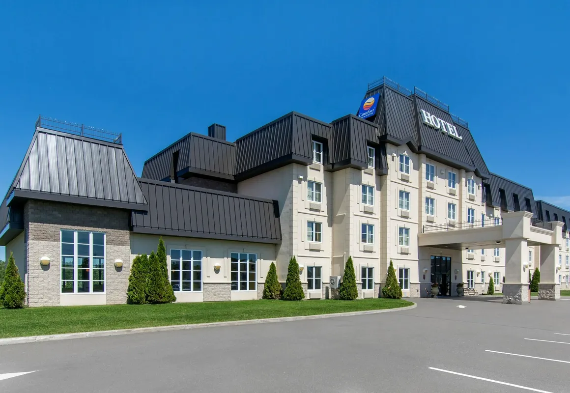 Comfort Inn & Suites Levis / Rive Sud Quebec city hotel hero