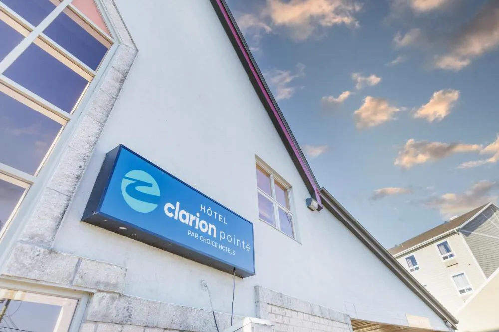Clarion Pointe Quebec Airport hotel hero