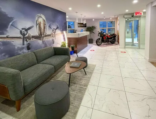 Clarion Pointe Quebec Airport hotel detail image 2