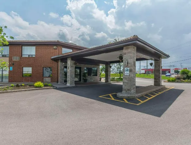 Comfort Inn Levis hotel detail image 1