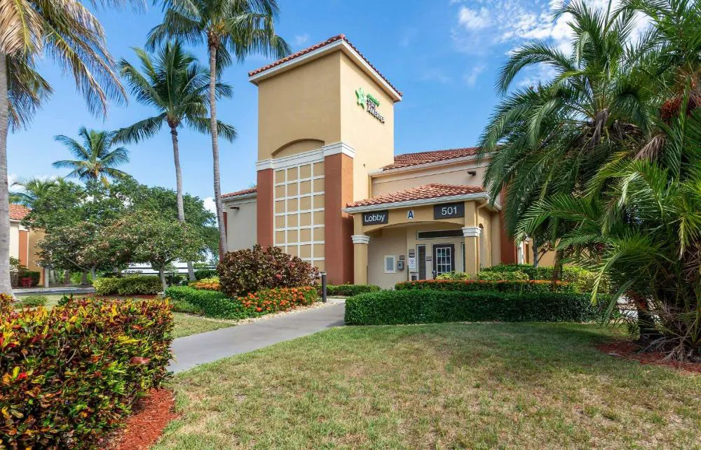 Extended Stay America Suites Boca Raton Commerce hotel hero