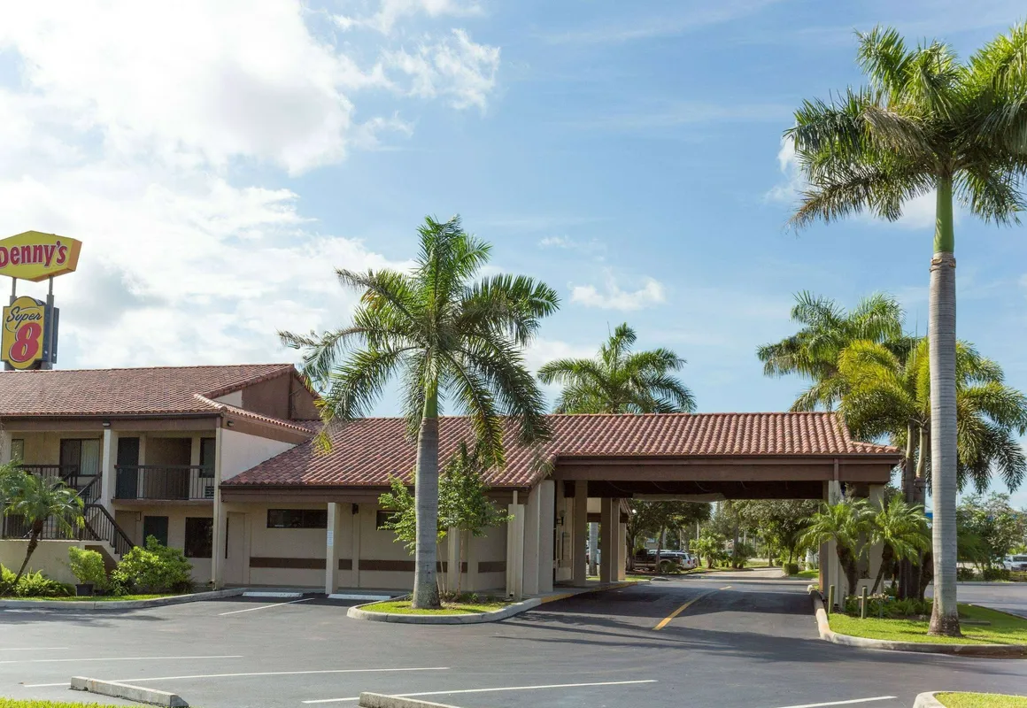 Super 8 by Wyndham Riviera Beach West Palm Beach hotel hero