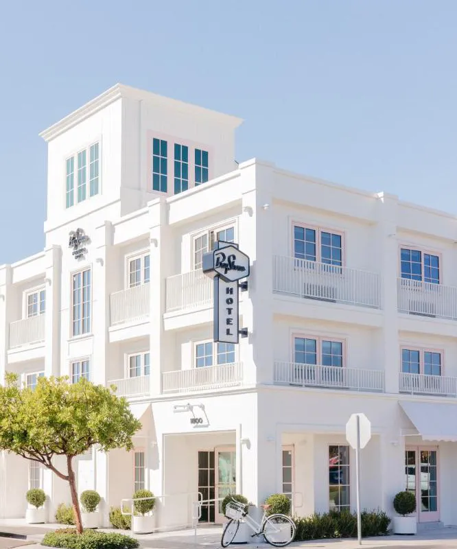 Bay Shores Peninsula Hotel hotel hero