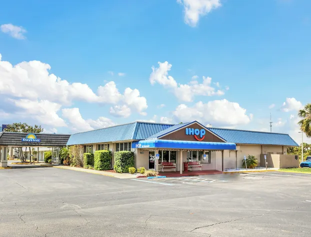 Days Inn by Wyndham Titusville Kennedy Space Center hotel detail image 3