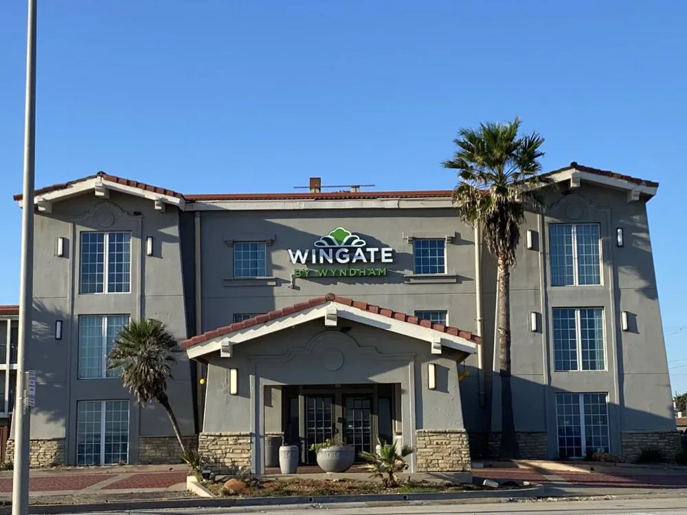 Wingate by Wyndham Galveston Beachfront at the Seawall hotel hero