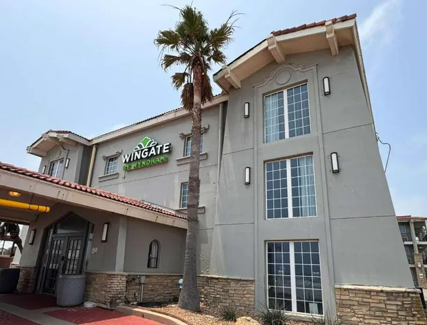 Wingate by Wyndham Galveston Beachfront at the Seawall hotel detail image 2