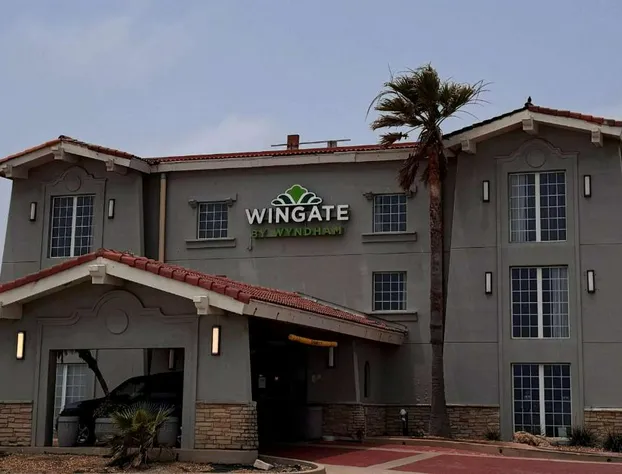 Wingate by Wyndham Galveston Beachfront at the Seawall hotel detail image 2