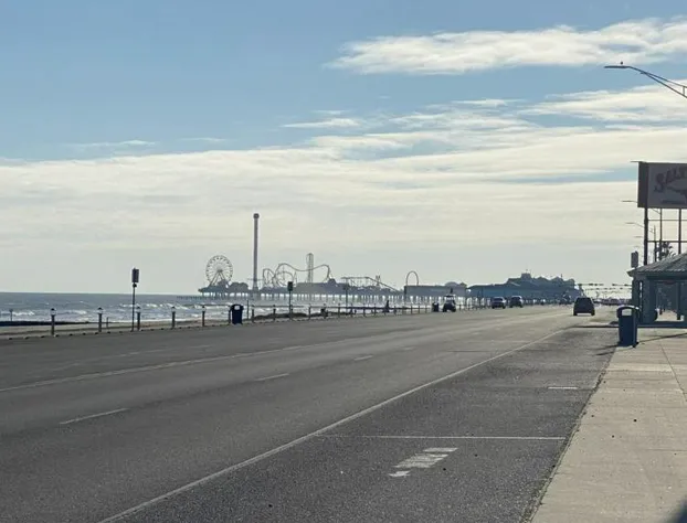 Wingate by Wyndham Galveston Beachfront at the Seawall hotel detail image 4