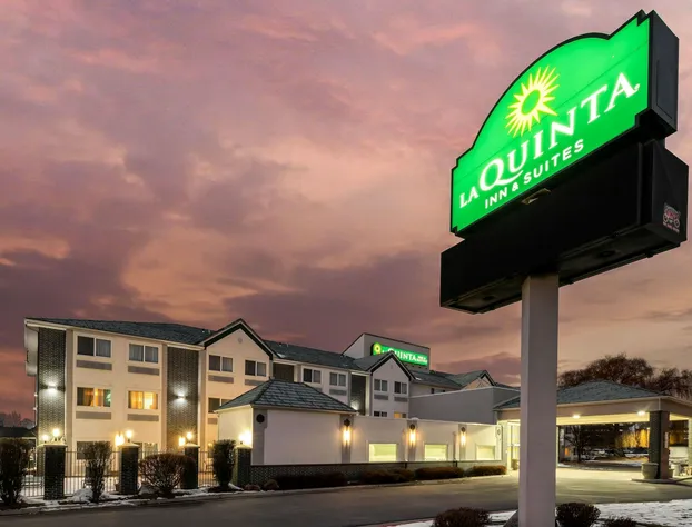 La Quinta Inn & Suites by Wyndham Logan hotel detail image 1