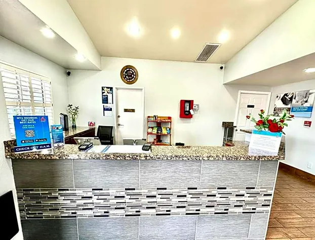 Studio 6 Flagstaff AZ hotel detail image 4