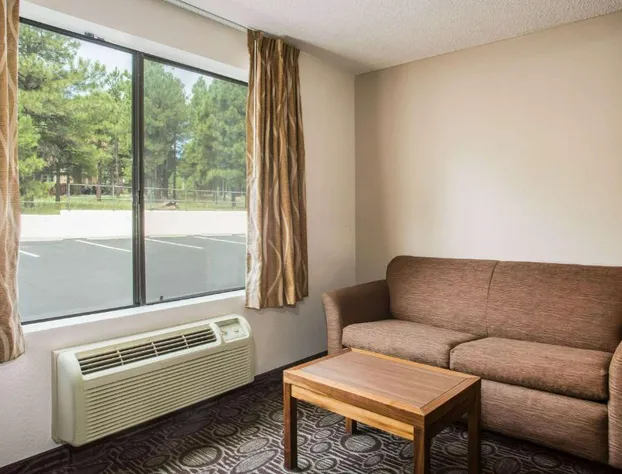 Super 8 by Wyndham Flagstaff hotel detail image 4