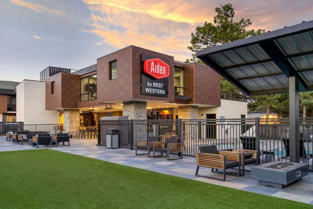 Aiden by Best Western Flagstaff hotel hero