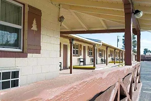 Travelodge by Wyndham Northern Arizona University Downtown hotel detail image 1