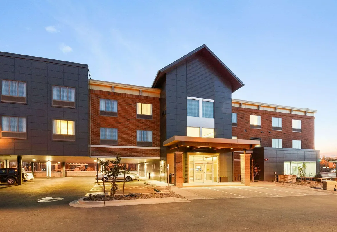 Country Inn & Suites by Radisson, Flagstaff Downtown, AZ hotel hero