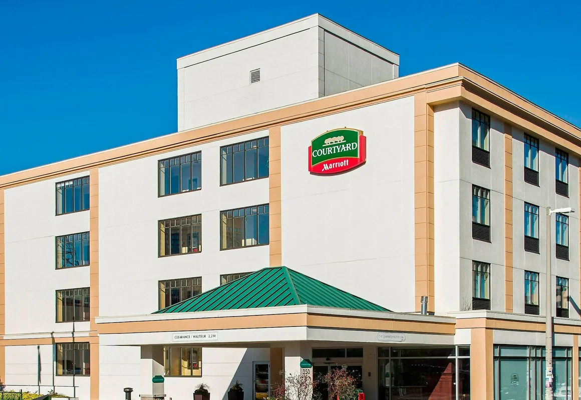 Courtyard by Marriott Downtown Ottawa hotel hero