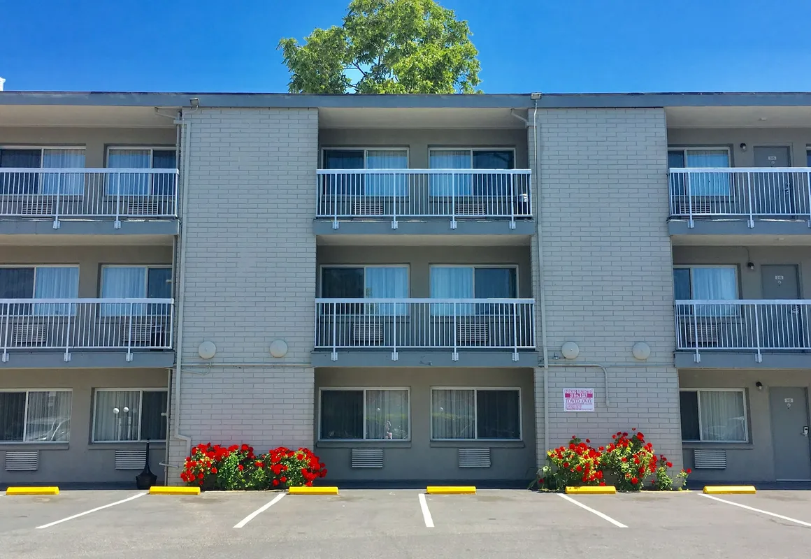 Pacific Motor Inn hotel hero