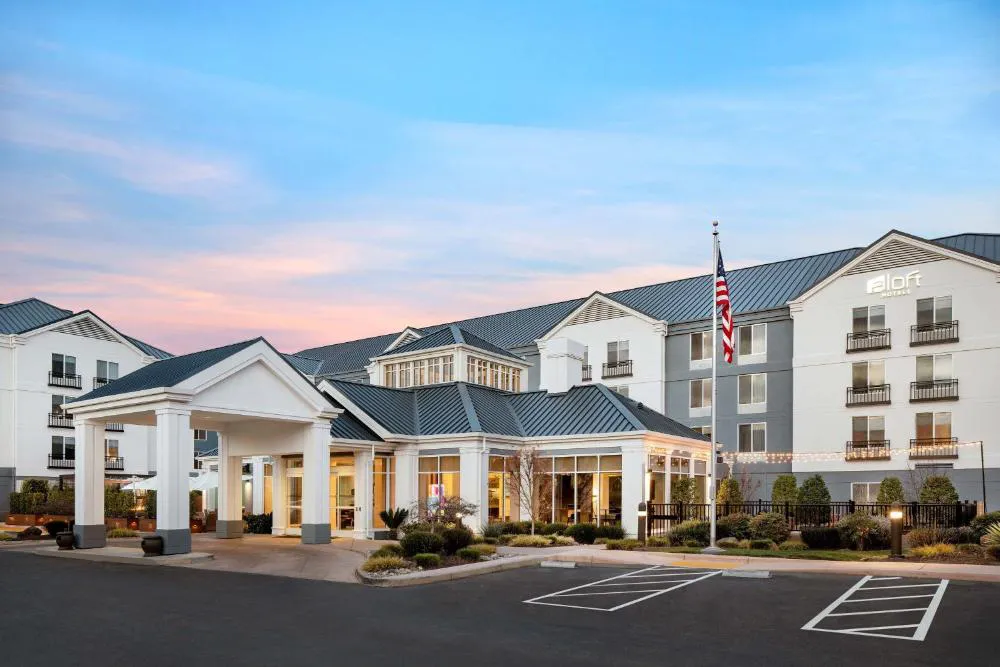 Aloft Mountain View hotel hero