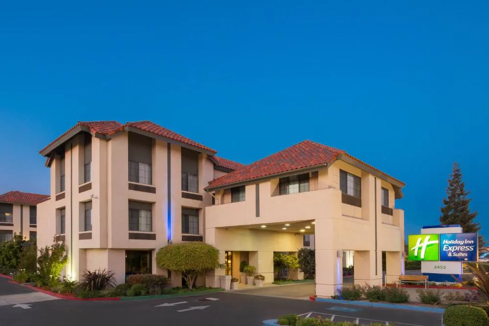Holiday Inn Express & Suites Santa Clara-Silicon Valley by IHG hotel hero