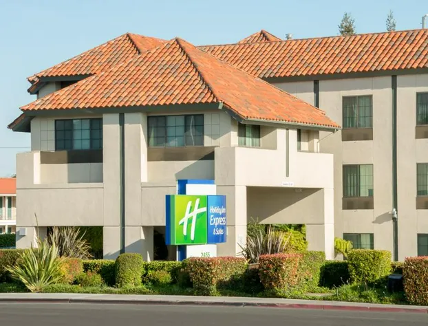 Holiday Inn Express & Suites Santa Clara-Silicon Valley by IHG hotel detail image 1