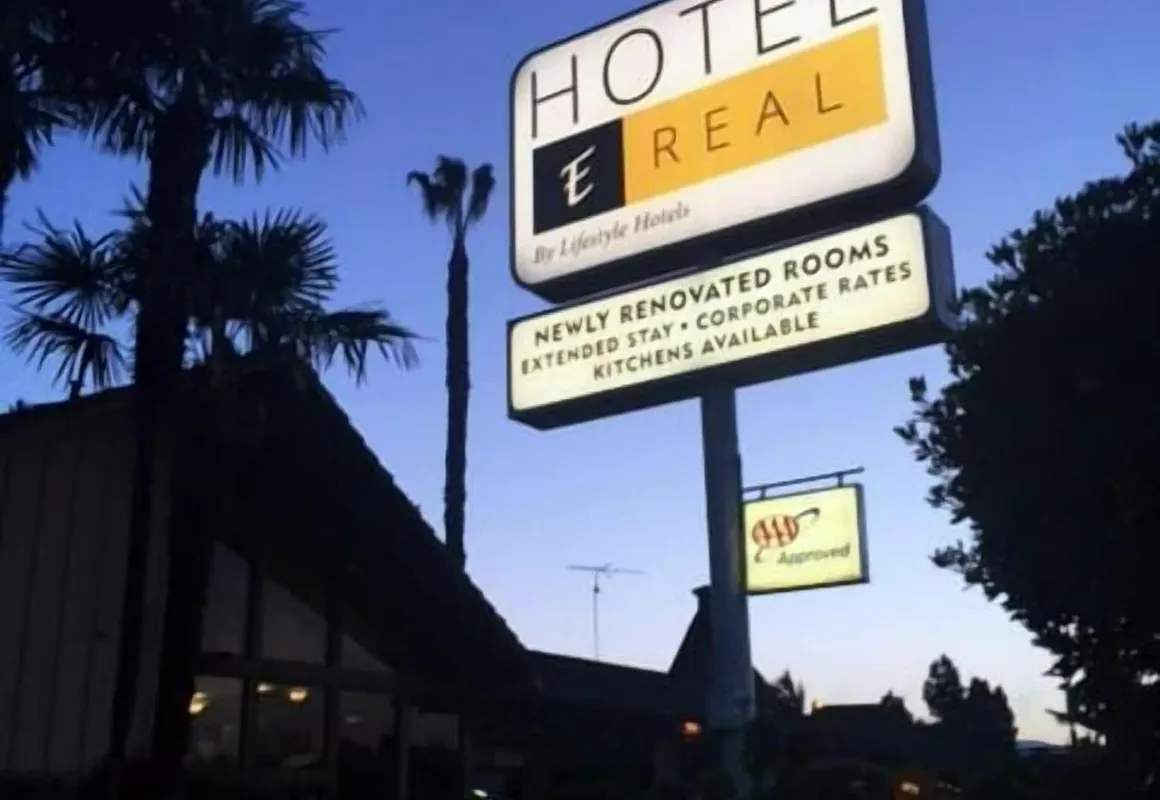 Rodeway Inn hotel hero