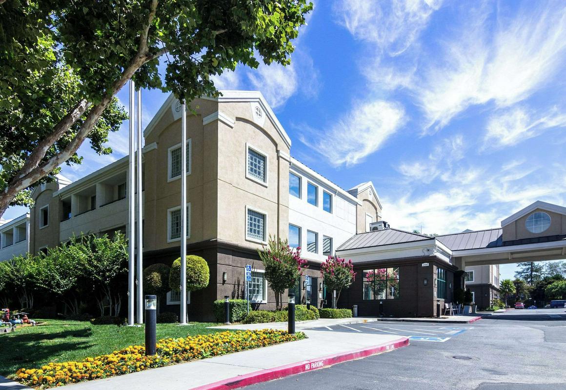 Country Inn & Suites by Radisson, San Jose International Airport, CA hotel hero