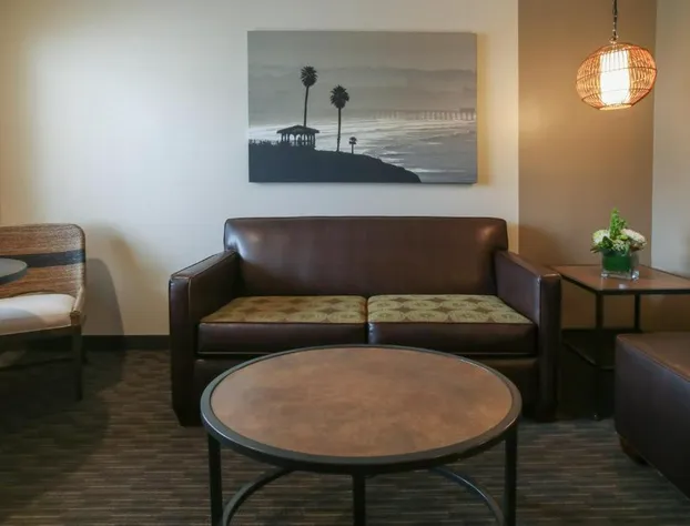 Oxford Suites Pismo Beach hotel detail image 2